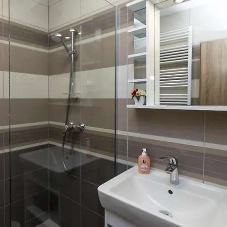 Star Apartment